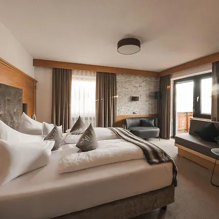 Garni Platzer Hotel 3*